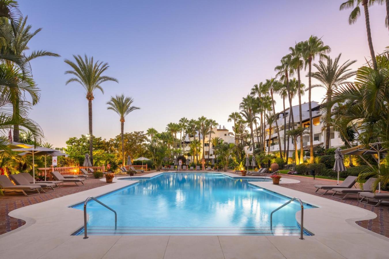 Elegant 3- Bedroom In Puente Apartment *