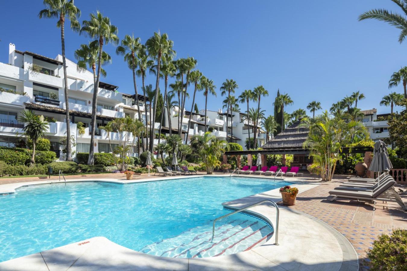 Elegant 3- Bedroom In Puente Marbella