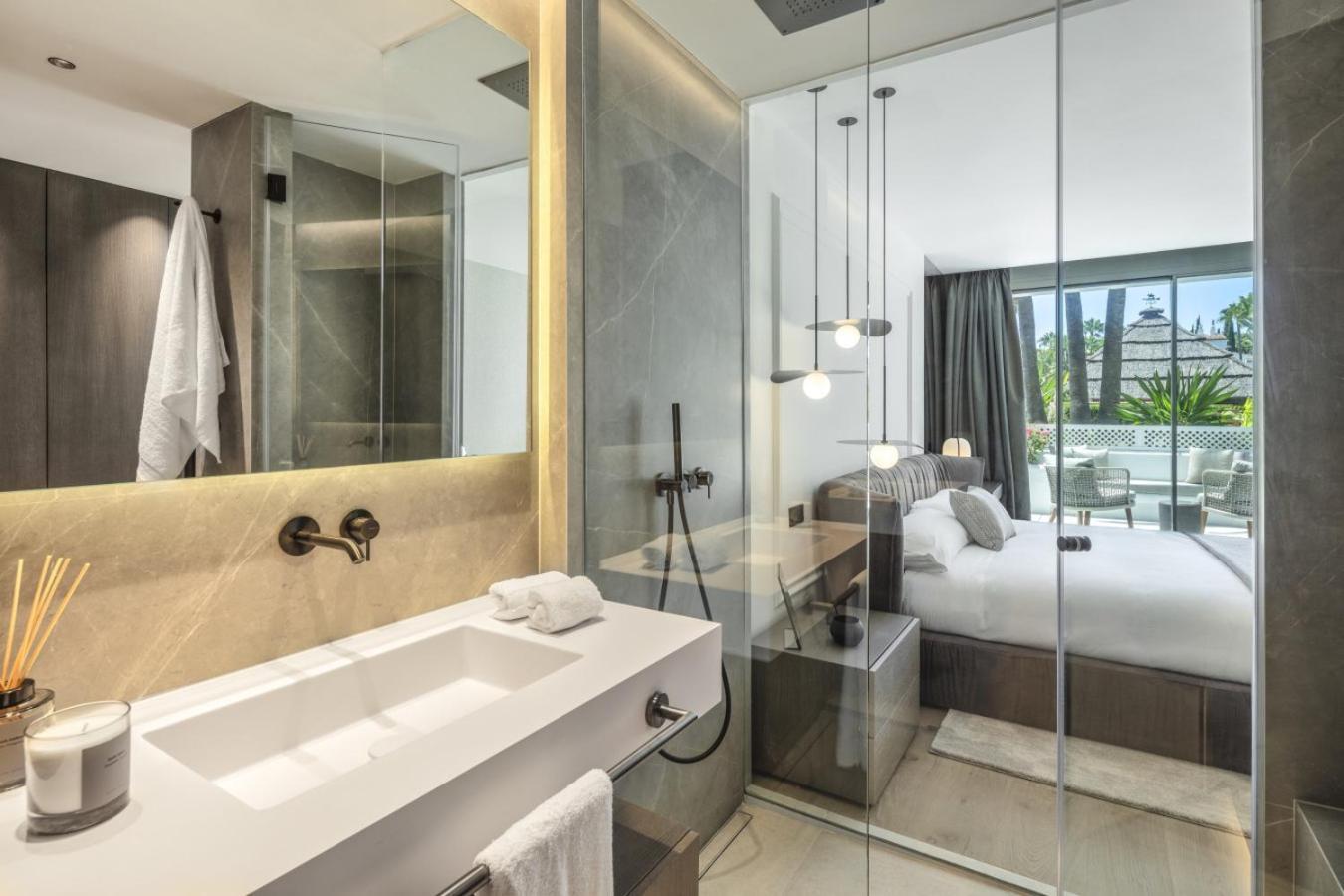 Elegant 3- Bedroom In Puente Apartment