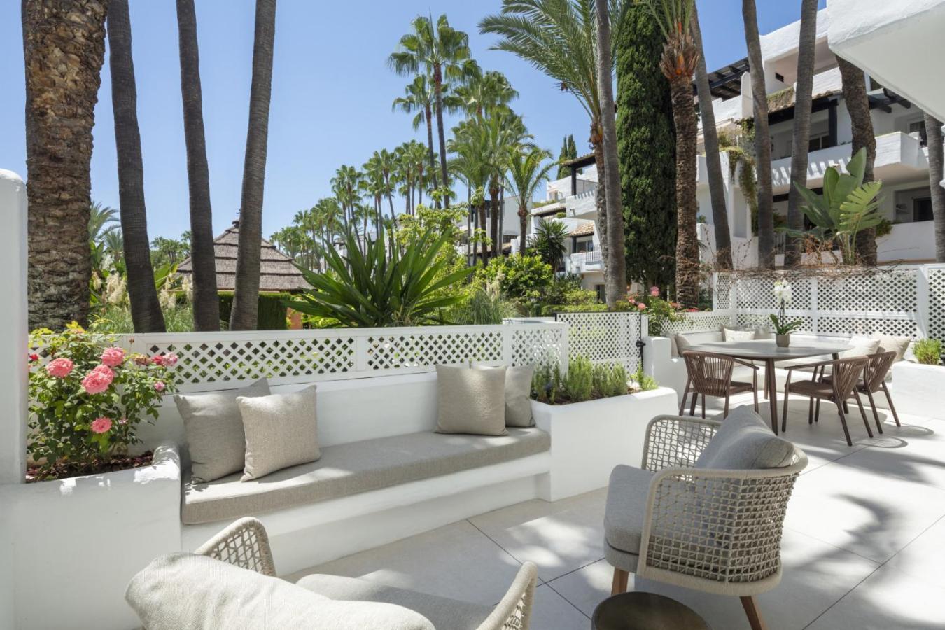 Apartment Elegant 3- Bedroom In Puente Marbella